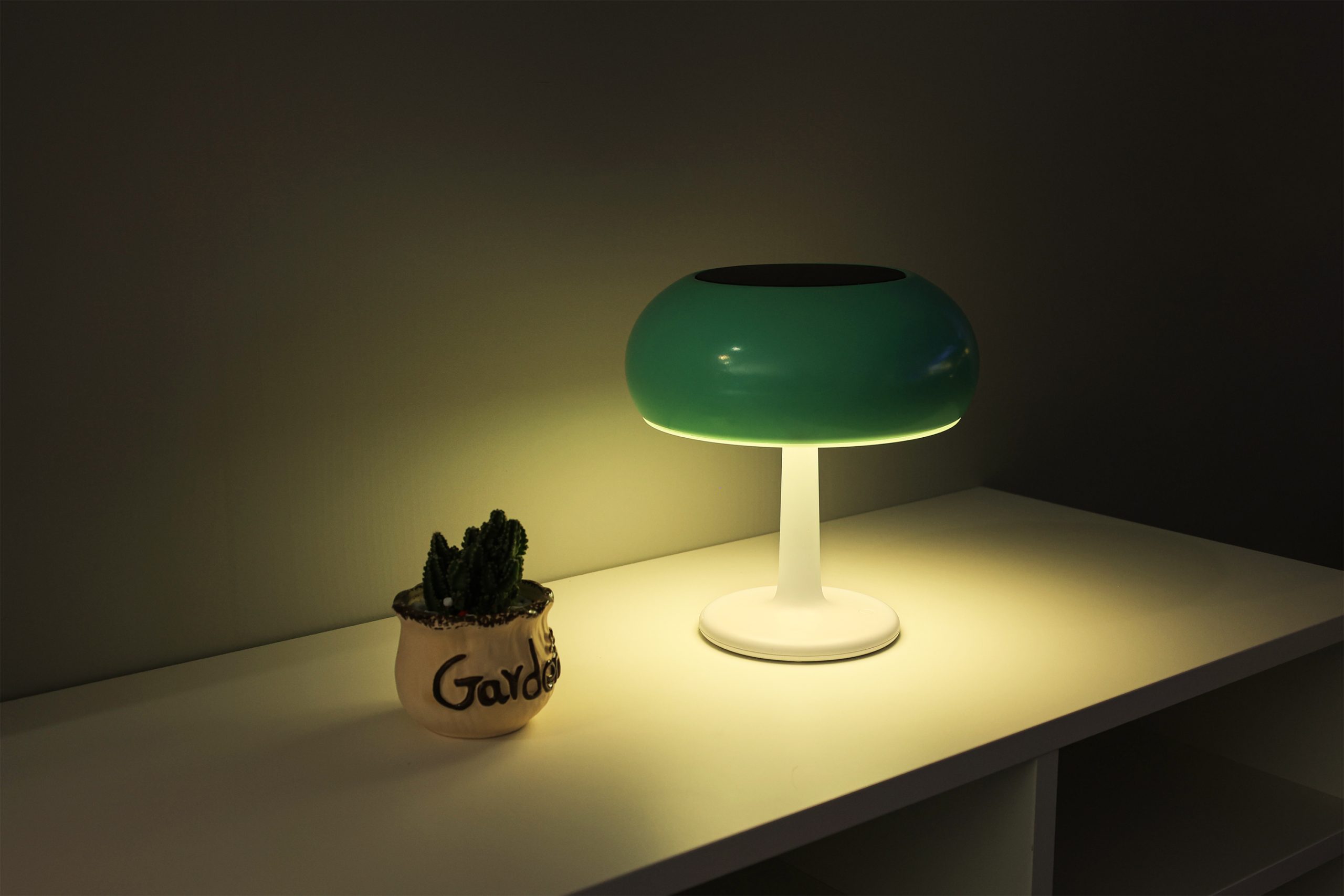 Lámpara Solar de Mesa MAYA 16